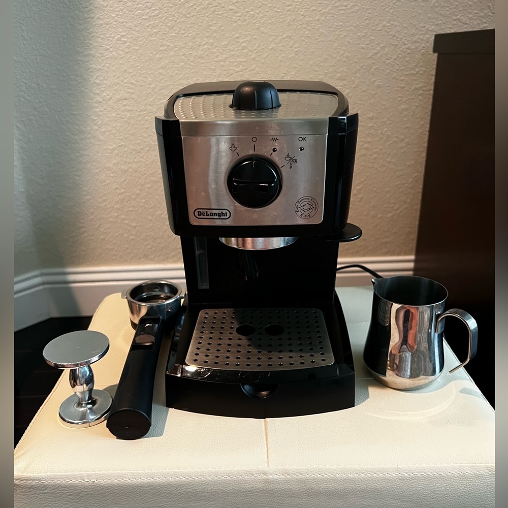 S1 DeLonghi EC155 15 Bar Espresso and Cappuccino Machine • Black/Stainless.